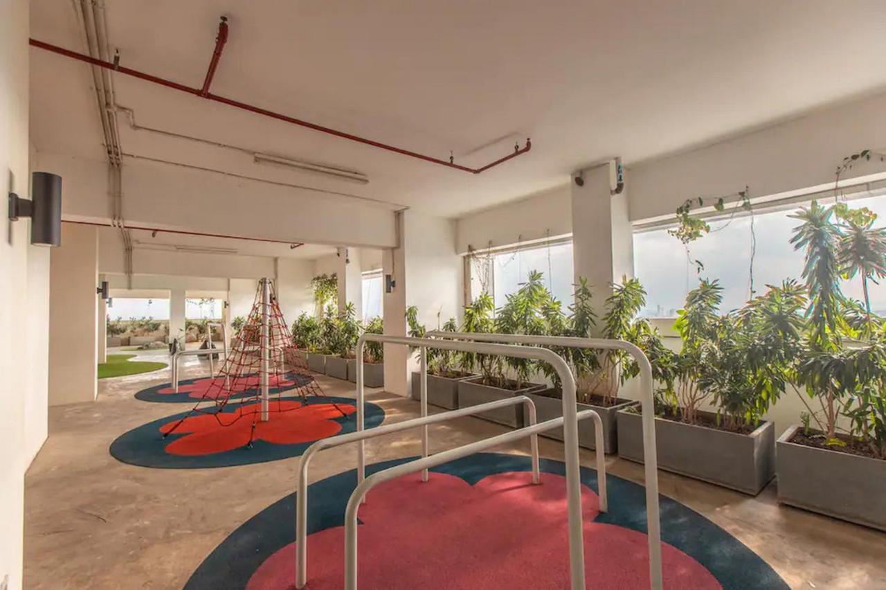 בקאסי Redliving Apartemen Grand Kamala Lagoon - Pekayon Tower Barclay North מראה חיצוני תמונה